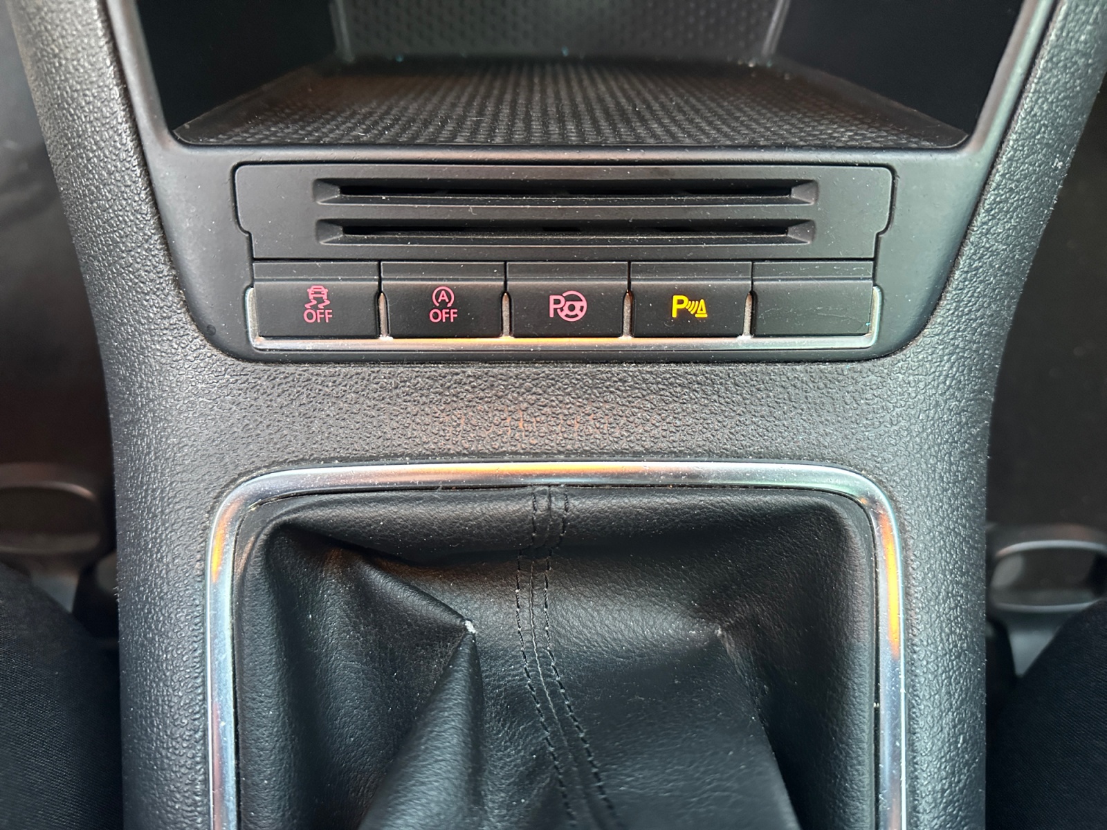 Volkswagen Tiguan 2.0 TDI 140cv 4x2 T1 Sport BMotion - Imagen 23