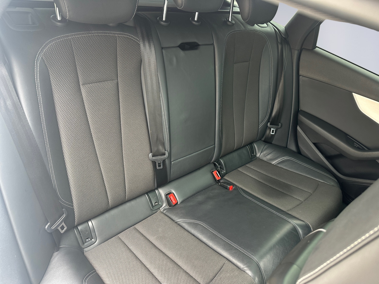 AUDI A4 AVANT 2.0 TDI 190cv Stronic S-line - Imagen 19