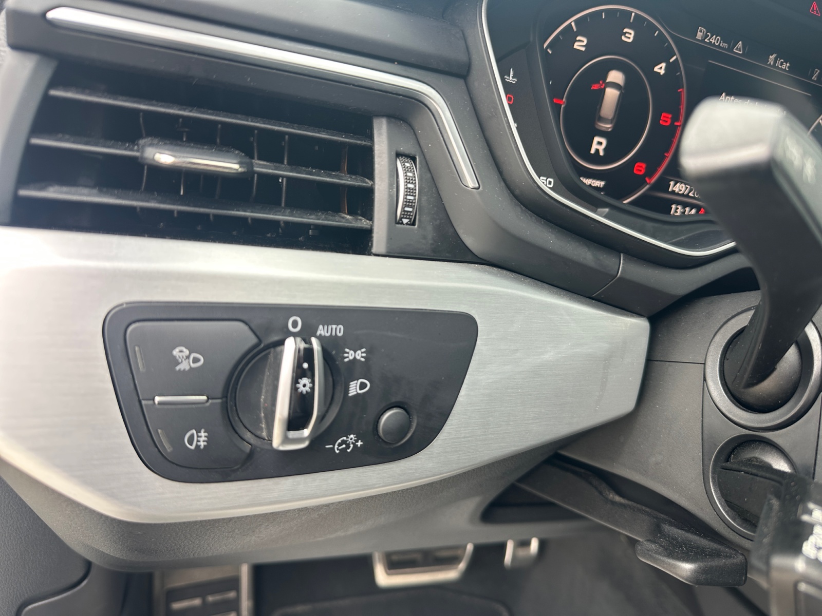 AUDI A4 AVANT 2.0 TDI 190cv Stronic S-line - Imagen 25