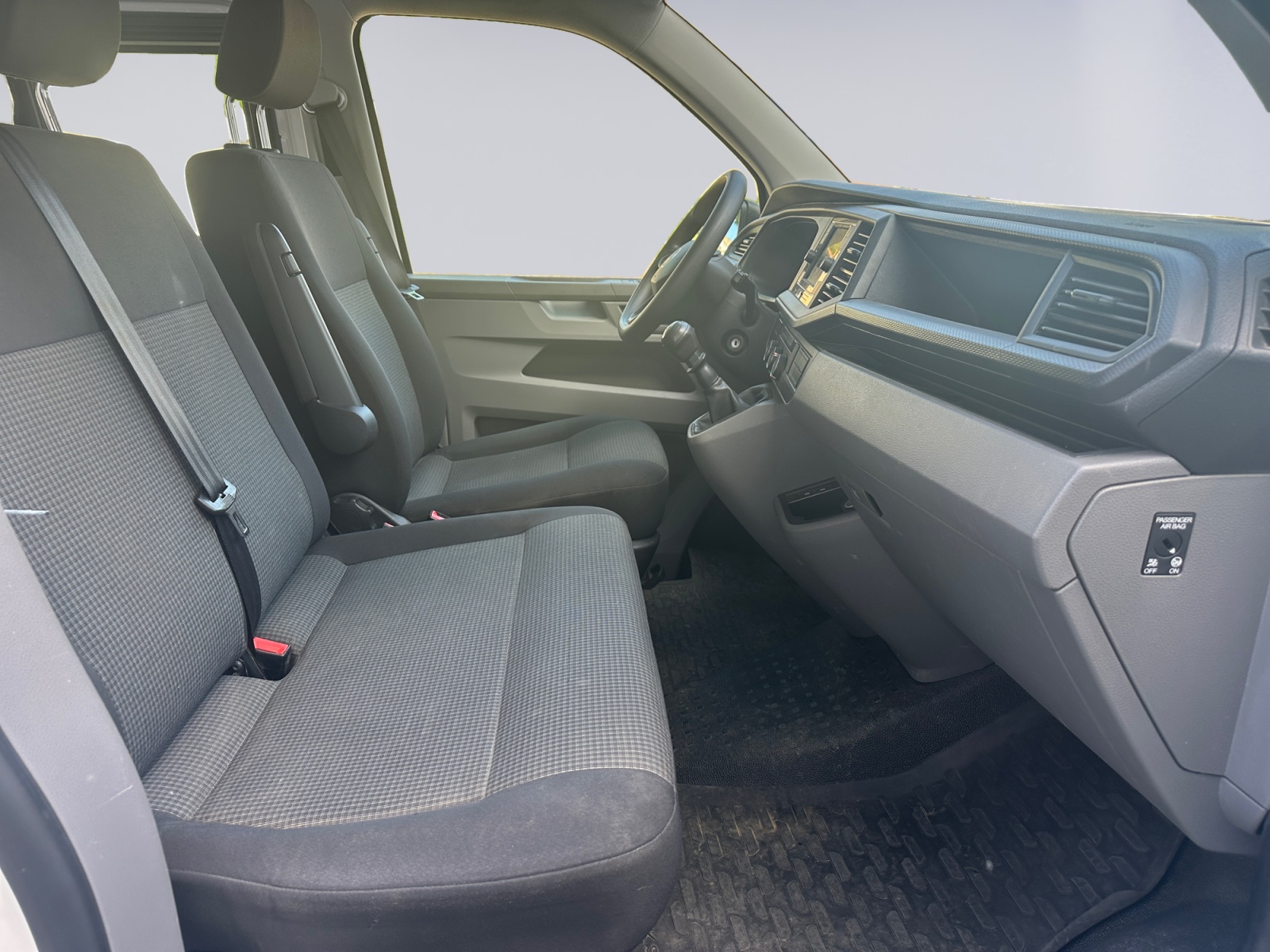 VOLKSWAGEN TRANSPORTER 6 Plazas 2.0 TDI 150CV - Imagen 17